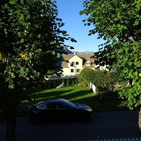 Fjordshelter- Cozy Townhouse Villa Tyssedal Buitenkant foto