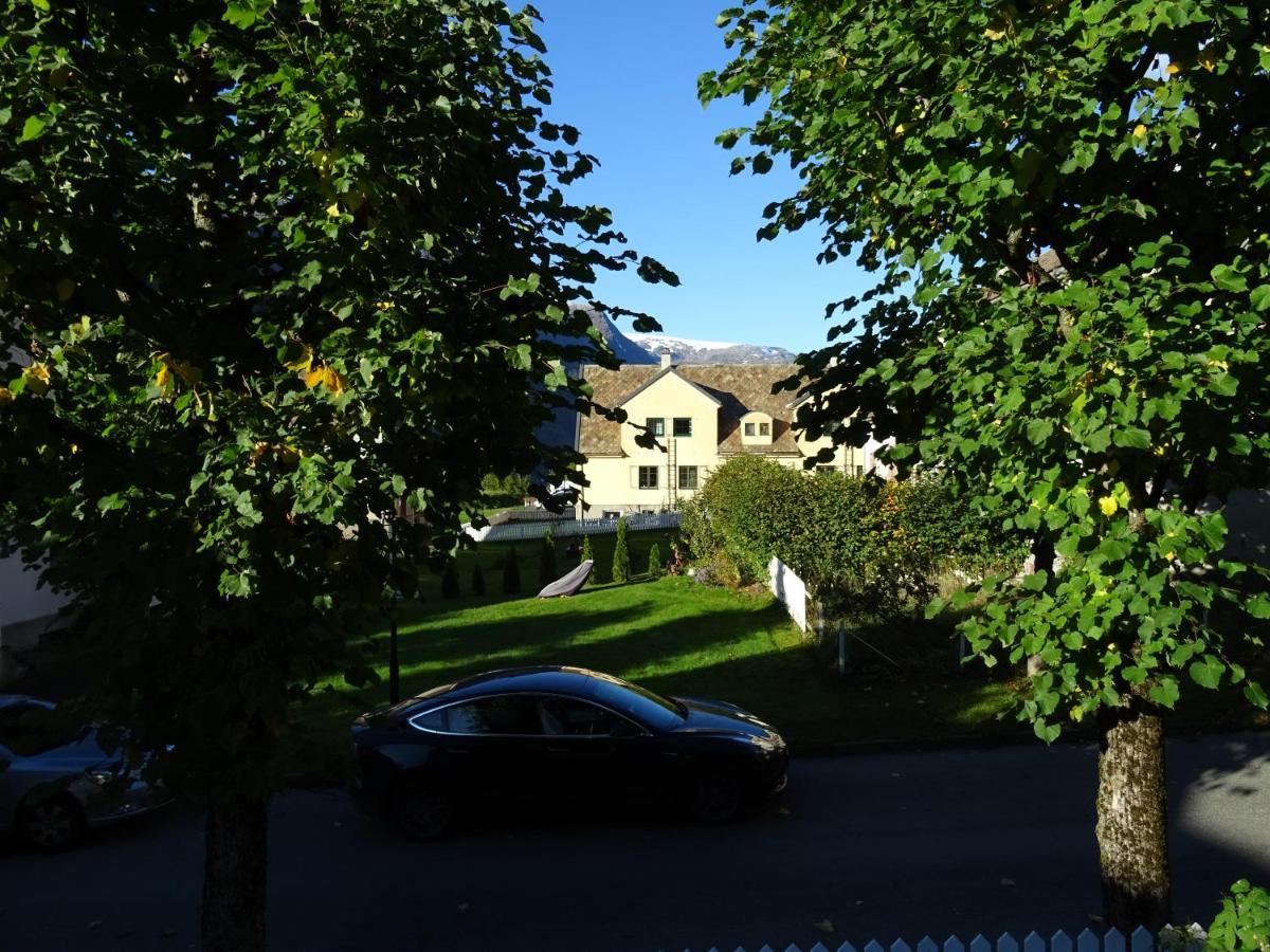 Fjordshelter- Cozy Townhouse Villa Tyssedal Buitenkant foto